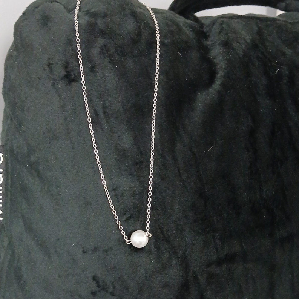 Elegant Silver Necklace with Pearl Accent